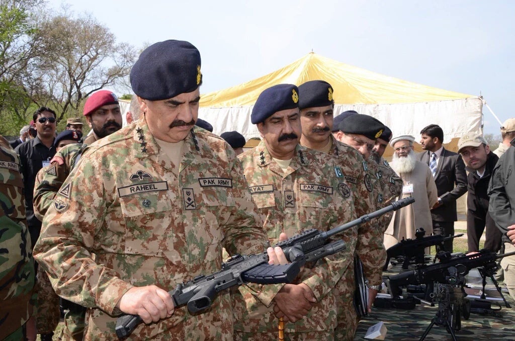 pakistan-berencana-ganti-senapan-infantri-g3--type-56