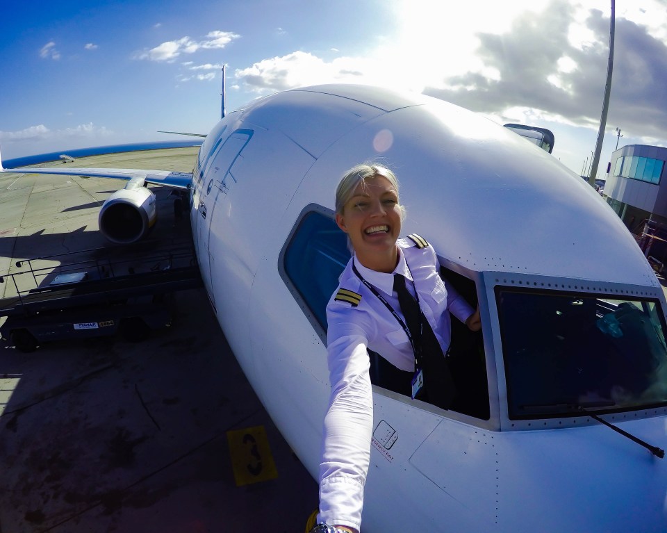 5 Pilot Perempuan Tercantik di Seluruh Dunia! Bening-Bening Gan!