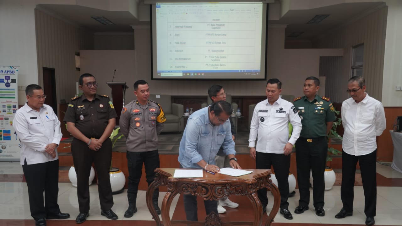 PT Bara Anugerah Sejahtera (BAS) Terima Penghargaan Dari Pemkab Muara Enim