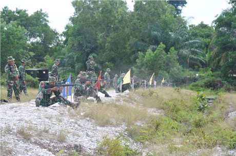 Prajurit Makorem 121/Abw Latbak Jatri (Latihan Menembak Senjata Ringan)