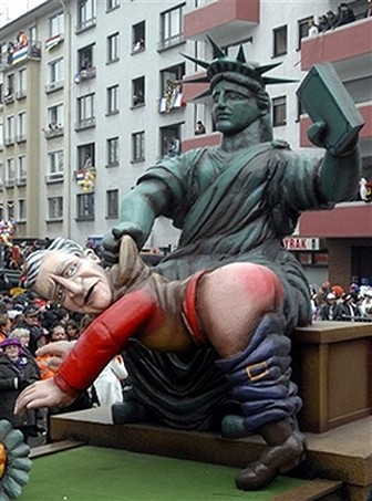 Patung Liberty Jadi Korban Photoshop