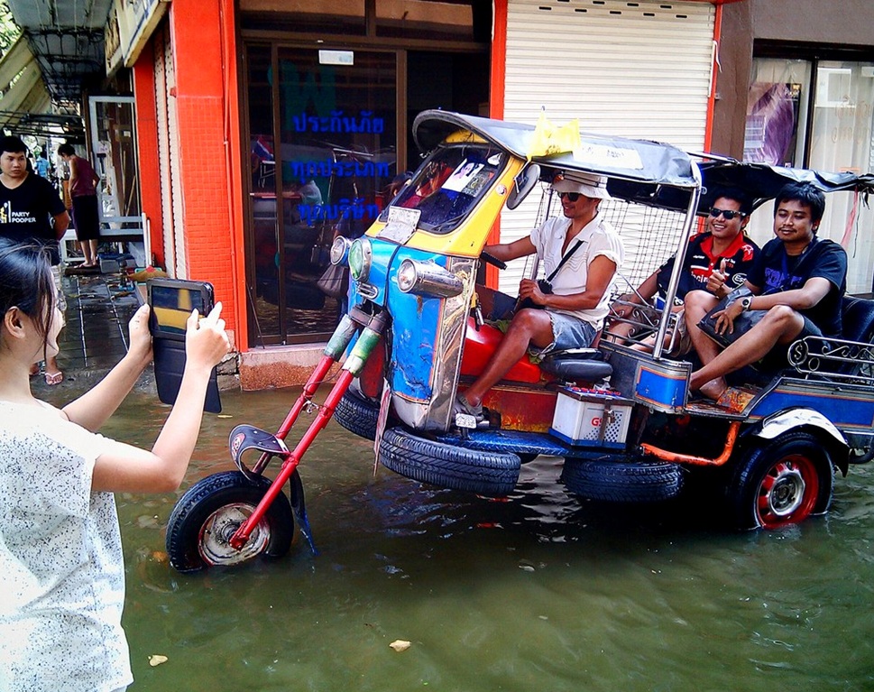 &#91;SOLUSI BANJIR?&#93; NIH CARA-CARA ASIK ORANG THAILAND NGADEPIN BANJIR !