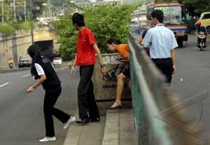 mengenal-tipe-penyebrangan-jalan-bagi-pejalan-kaki-bukan-hanya-zebra-cross-gan