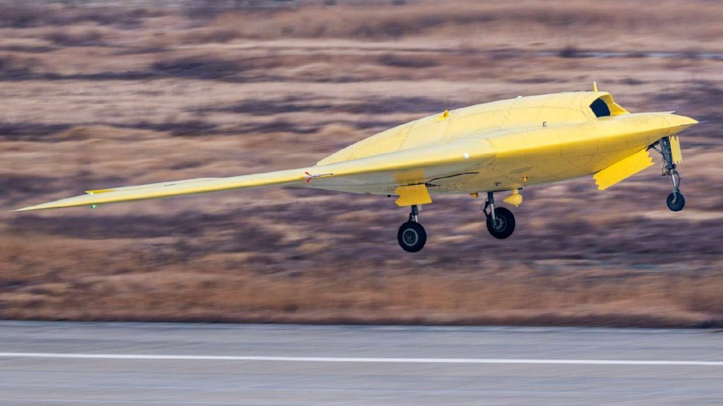 pesawat-nirawak-fly-wing-ch-7-siluman-buatan-china-telah-terbang