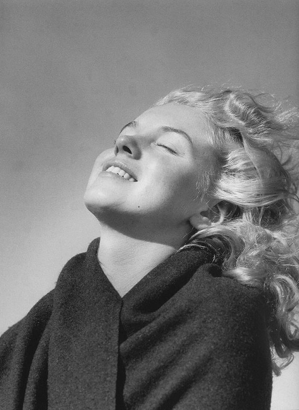 Foto Langka Marlyn Monroe saat Berusia 20 tahun (FANS MARLYN MONROE WAJIB MASUK)