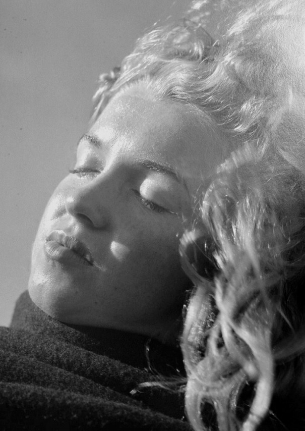 Foto Langka Marlyn Monroe saat Berusia 20 tahun (FANS MARLYN MONROE WAJIB MASUK)