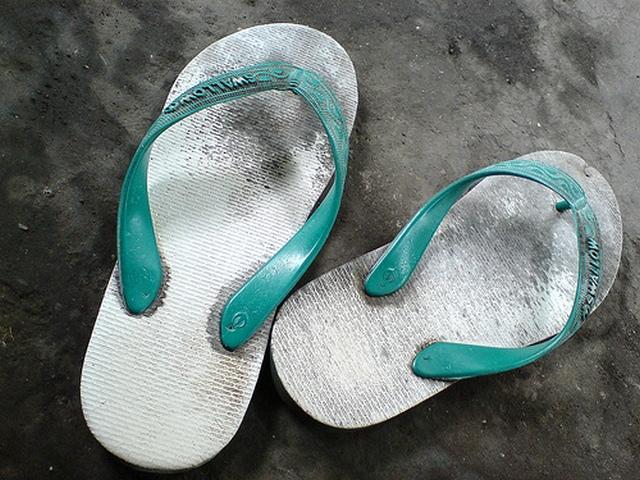 Bak Cerita Cinderella, Sandal Jepit Jadi Barang Bukti Ringkus Pelaku Pencabulan