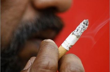 Silakan Merokok Jika Ingin Miskin Tujuh Turunan