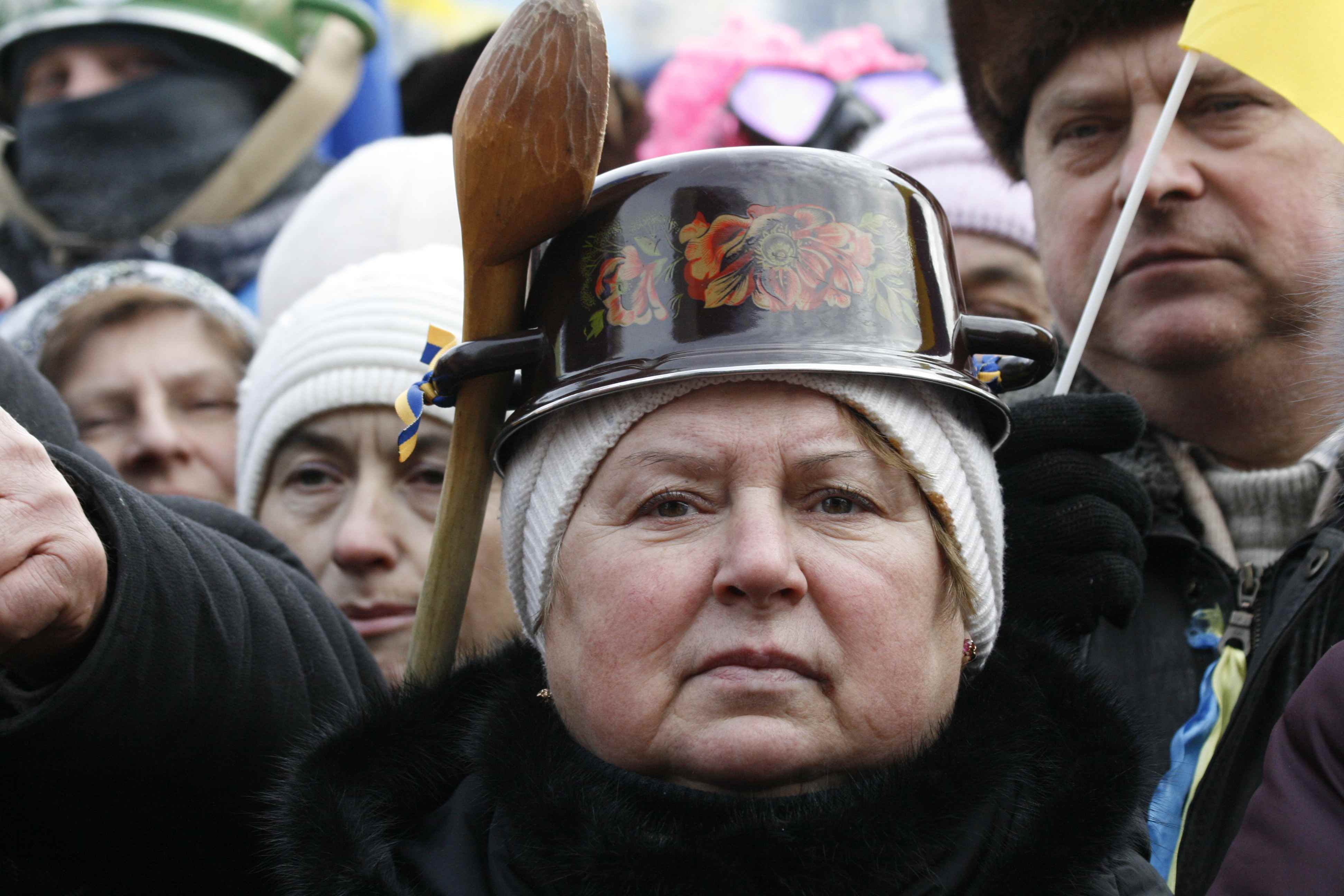 Foto-foto suasan demo di Ukraina