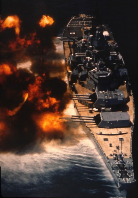 &#91;FOTO&#93; Shock and Awe Photos of the US Battleships Firing the Big Guns