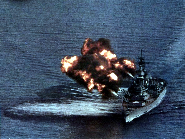 &#91;FOTO&#93; Shock and Awe Photos of the US Battleships Firing the Big Guns