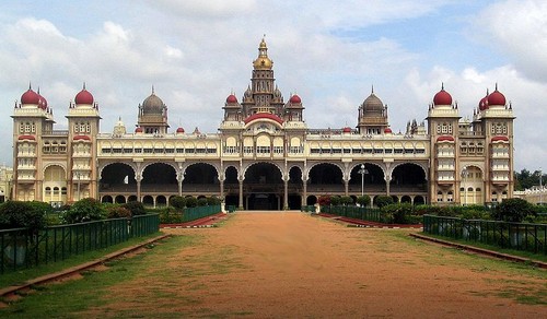 Istana Kerajaan Paling Megah dan Indah