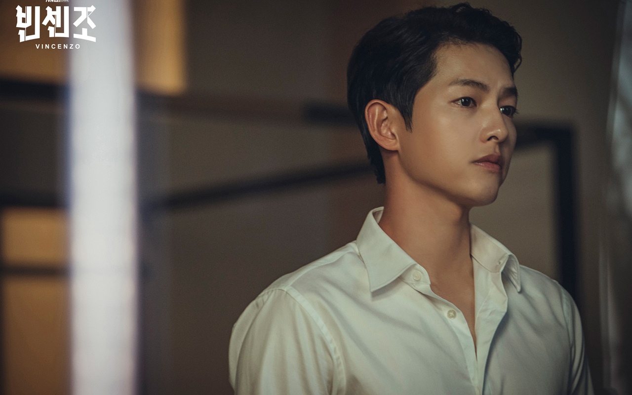 Momen Penuh Emosional Song Joong Ki dan Ibunya Dalam Episode Terbaru 'Vincenzo'