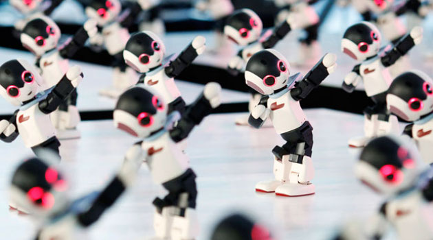 Lucunya 100 Robot Imut Jepang Lakukan Flashmob