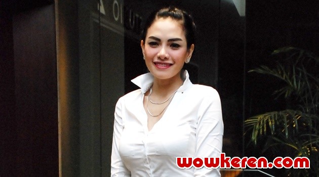 Teman di Ponpes Ungkap Nikita Mirzani Pamer Bekas Ciuman di Leher