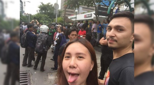 Gara2 selfie sambil menjulurkan lidah di lokasi bom sarinah, cwek ini di bully