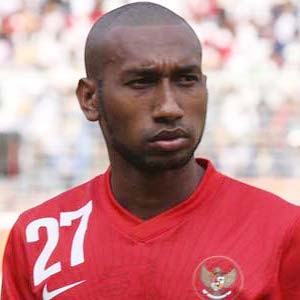 Pemain Bola WNI ( ASLI / NO BLASTERAN ) yang pernah / sedang bermain di luar negeri