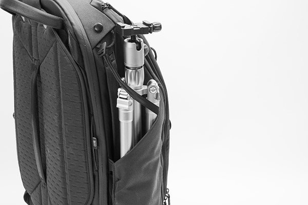 Peak Design 45L Travel Backpack: Tas Travelling Praktis, Bisa Bawa Pakaian dan Kamera