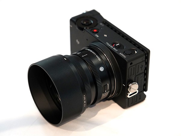 Sigma fp: Kamera Mirrorless Full Frame Paling Kecil dan Ringan di Dunia