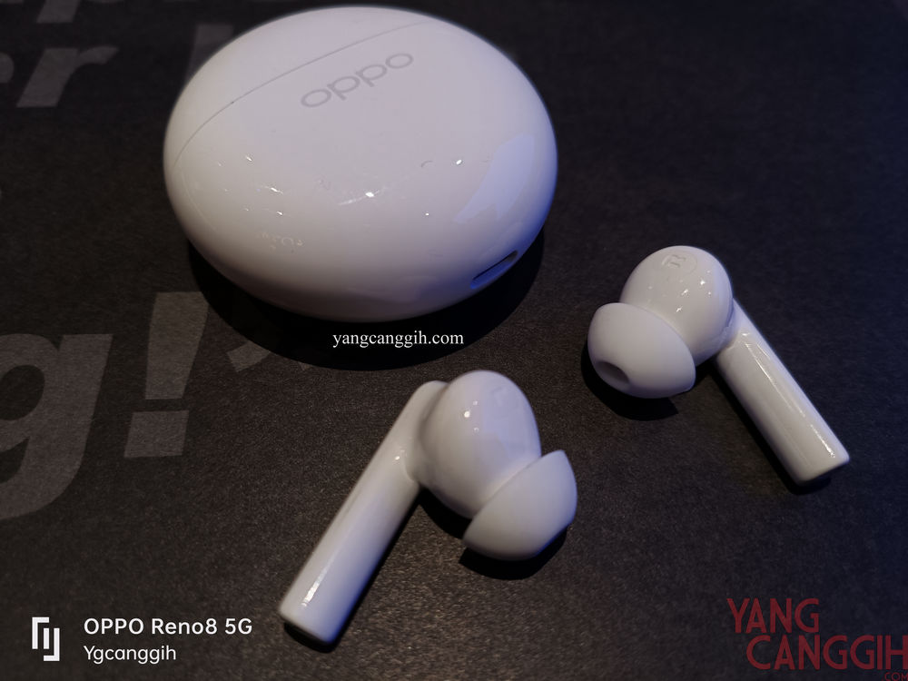 Pengalaman Menggunakan OPPO Enco Buds2 dan OPPO Band 2 untuk Beraktivitas di Jakarta