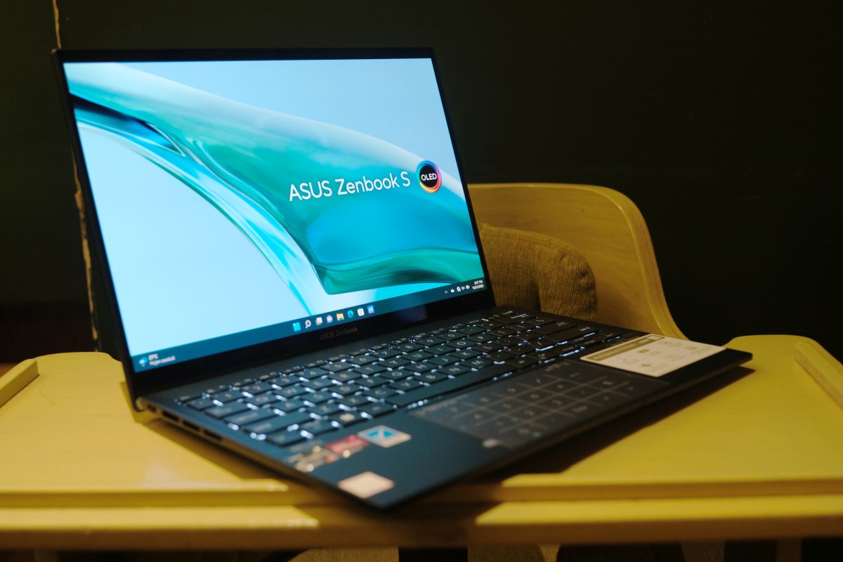 ini-7-hal-menarik-dari-asus-zenbook-s-13-oled-um5302ta