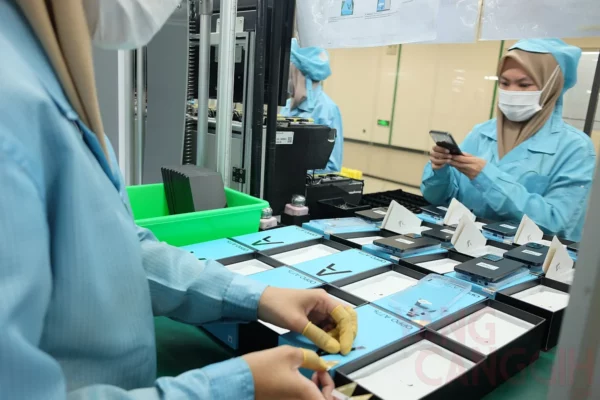 Mengintip Proses Produksi OPPO A77s yang Mengusung Standar OPPO Enduring Quality