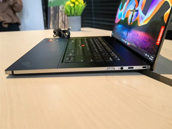 Kesan Pertama Mencoba Lenovo ThinkPad Z16