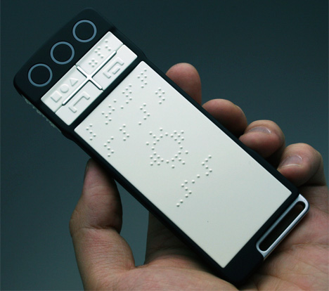 Mengenal Lebih Dekat Dengan Huruf Braille