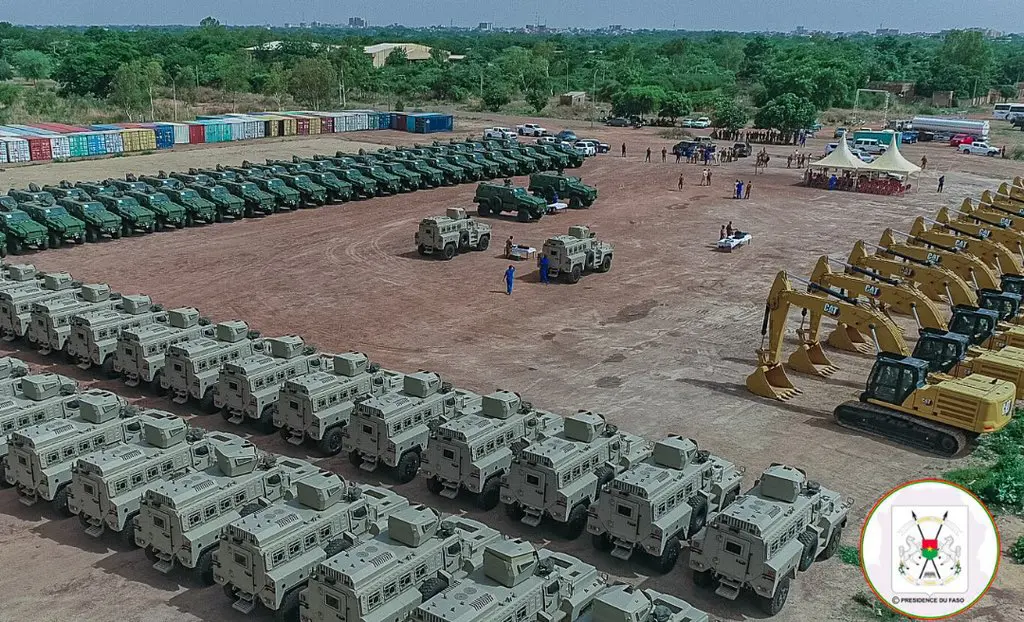 burkina-faso-borong-4x4-cs-vp14-dan-vp11-armored-vehicles-dari-rrc