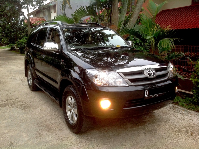 Dijual Toyota Fortuner 2008 M/T..Kondisi Mantab..Tangan Pertama..Bagus Sekali..