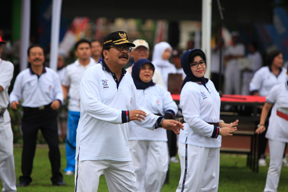 Soekarwo Siap Kembali Bersaing dengan Khofifah