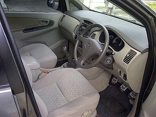 Innova G Diesel 2010 antik -Jogja