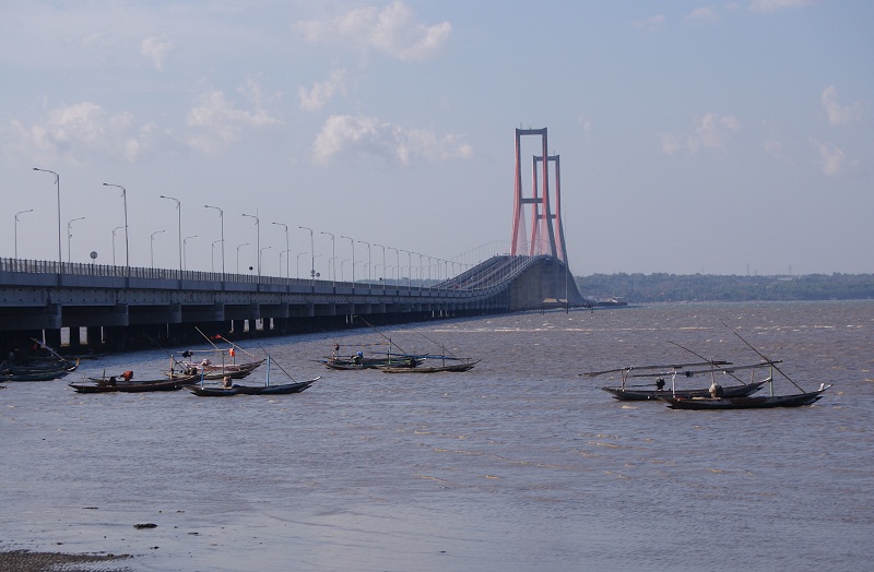 &#91;PIC&#93; Orang MADURA &quot;Toron&quot; (mudik), Jembatan Surumadu Macet 50 km, Macet Terpanjang?