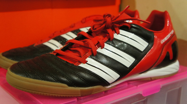ADIDAS PREDATOR RED BLACK SIZE 42