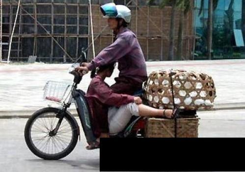 pemkot-lhokseumawe-larang-perempuan-mengangkang-di-sepeda-motor