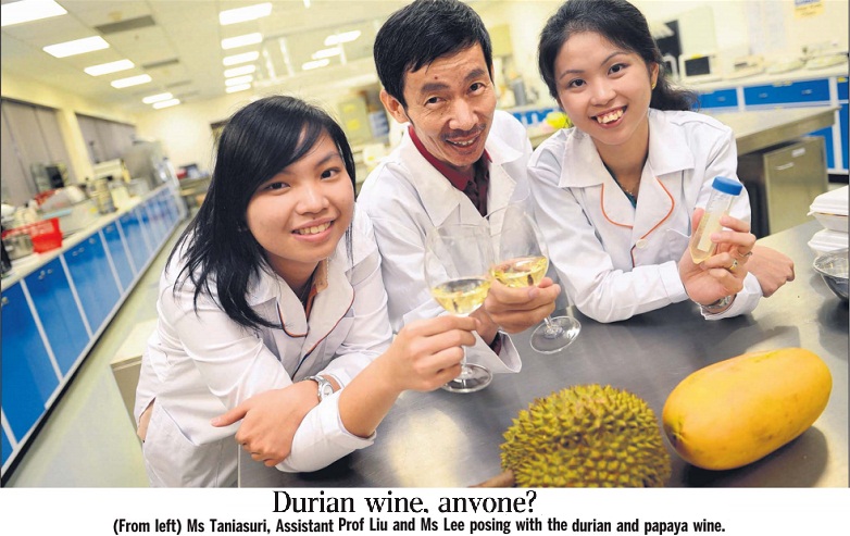 Mahasiswi Indonesia di NUS Singapore Ciptakan &quot;Wine&quot; dari Durian, Beritanya Mendunia