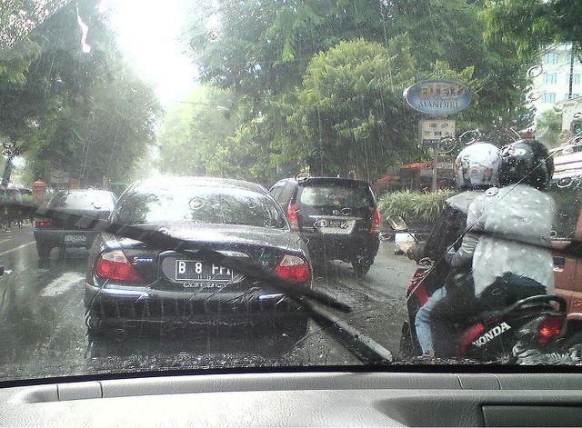  PIC Kok Banyak yg Sirik yah Bila Ustadz  Naik Hummer 