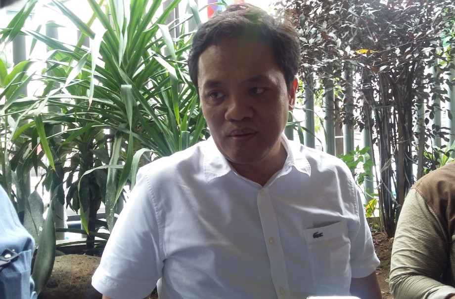 KEMBANG KEMPIS CALON LEGISLATOR