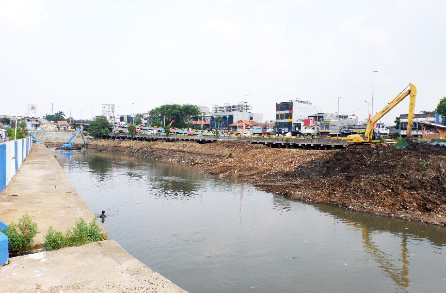 Mandeknya Normalisasi Kali Ciliwung