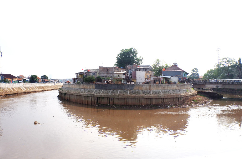 Mandeknya Normalisasi Kali Ciliwung