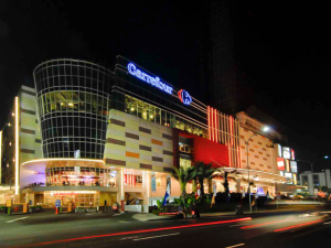 Refrensi hangout malam minggu untuk warga Tangerang .