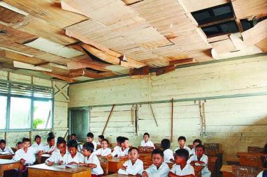 Sekolah Di Atas Air Pertama di Dunia ada di Indonesia