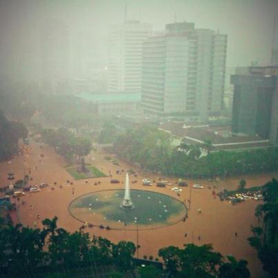 Banjir Mengepung Jakarta !!!! Manfaat Positif dari banjir