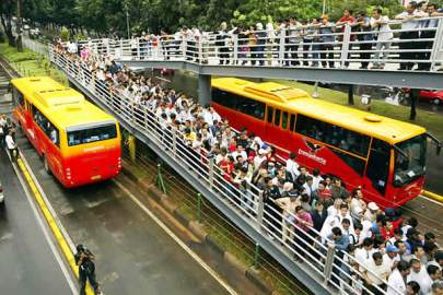 Mengapa Jakarta Macet Parah &amp; Penuh Penduduk &#91;Belajar Dari Arus Mudik&#93; 